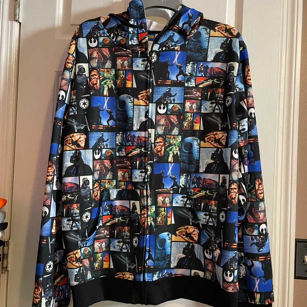 Men's 2X Large (XXL) Star Wars Graphic All Over cinema scenes hoodie.